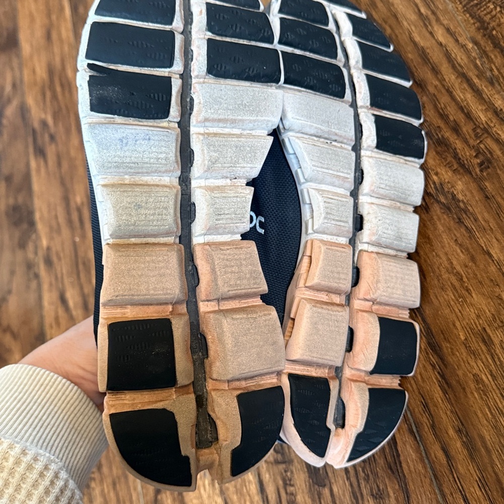 On Cloud Cloudflow Rock Rose Running Women's Black and Gray Shoes; size 9.5 - Picture 9 of 12